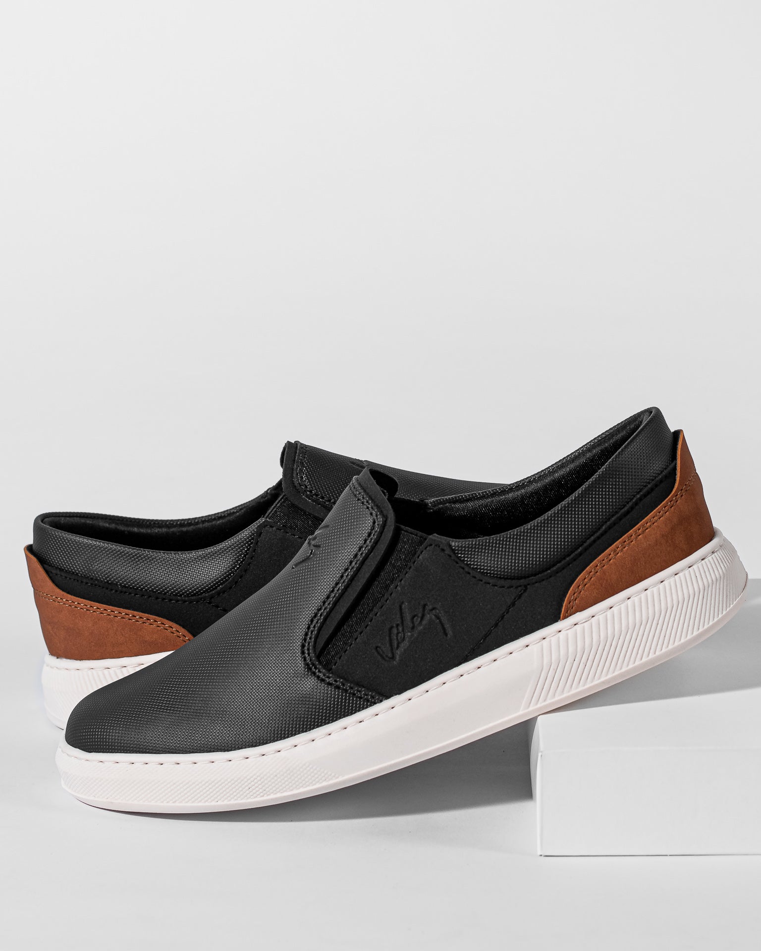 V006 Mocasines Caballero